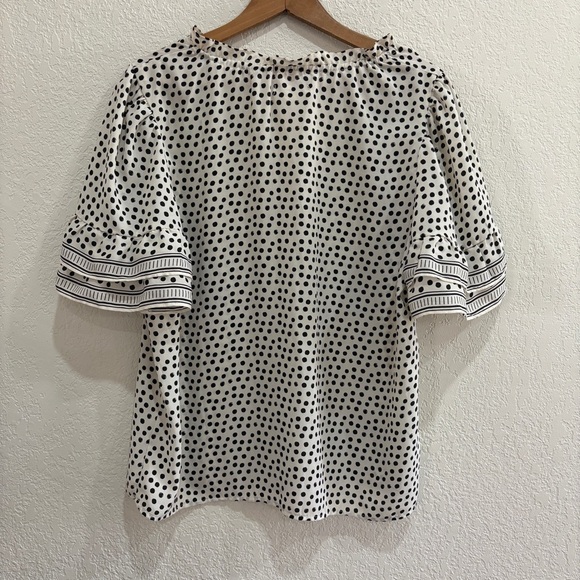 ⚡️5/$25 bundle sale ⚡️Max Studio Black and White Polka Dot Blouse - Picture 3 of 4